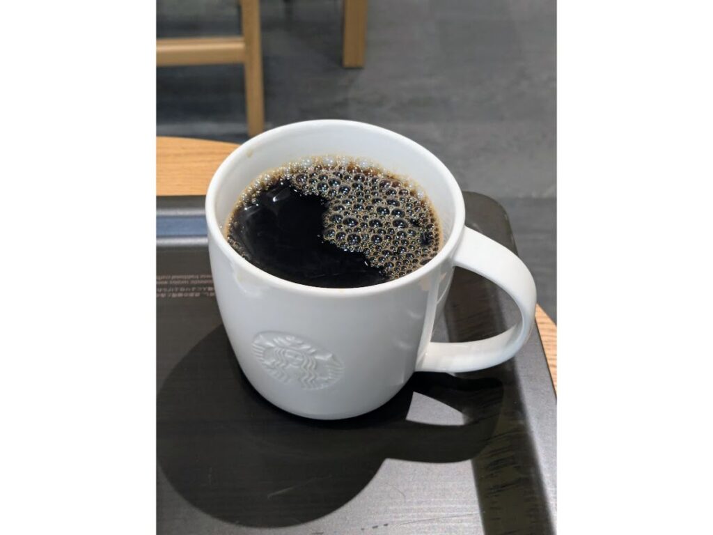 スタバのブリュードコーヒー（ブラック）の実食写真