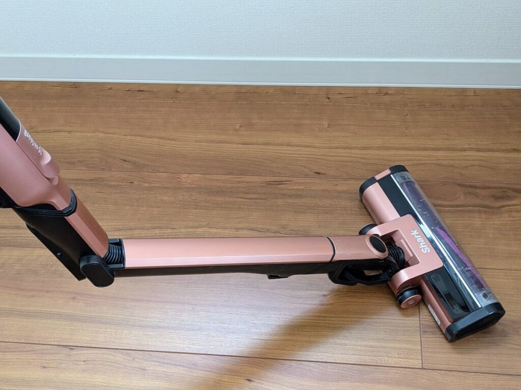Shark EVOPOWER SYSTEMのFLEX機能でパイプを折り曲げた状態（可動部）