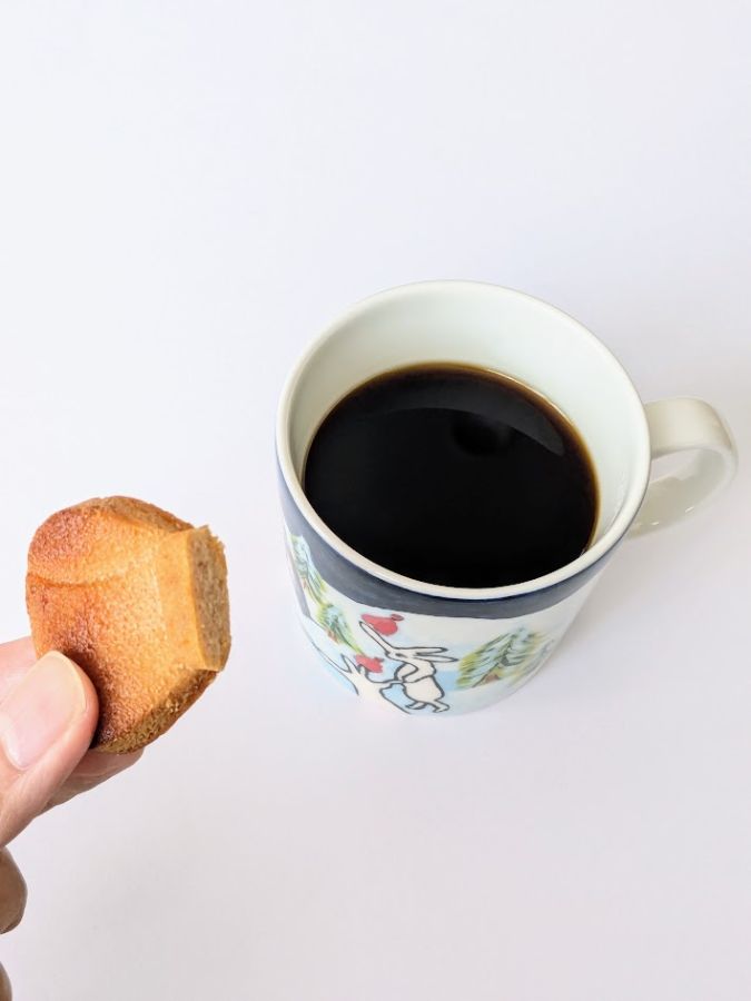 オードリーバターとコーヒーを合わせた写真（食べ方の提案）